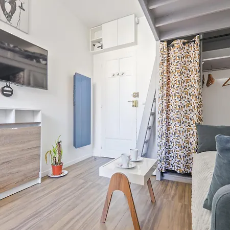 Tres Petit Calme Proche Buttes-chaumont * Paryż