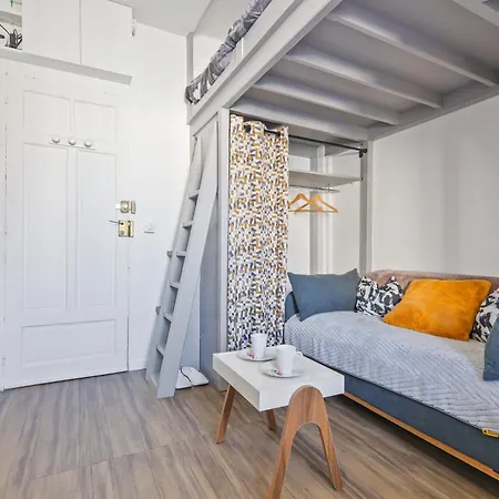 Tres Petit Calme Proche Buttes-chaumont