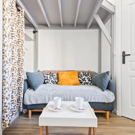 Tres Petit Calme Proche Buttes-chaumont Apartament *